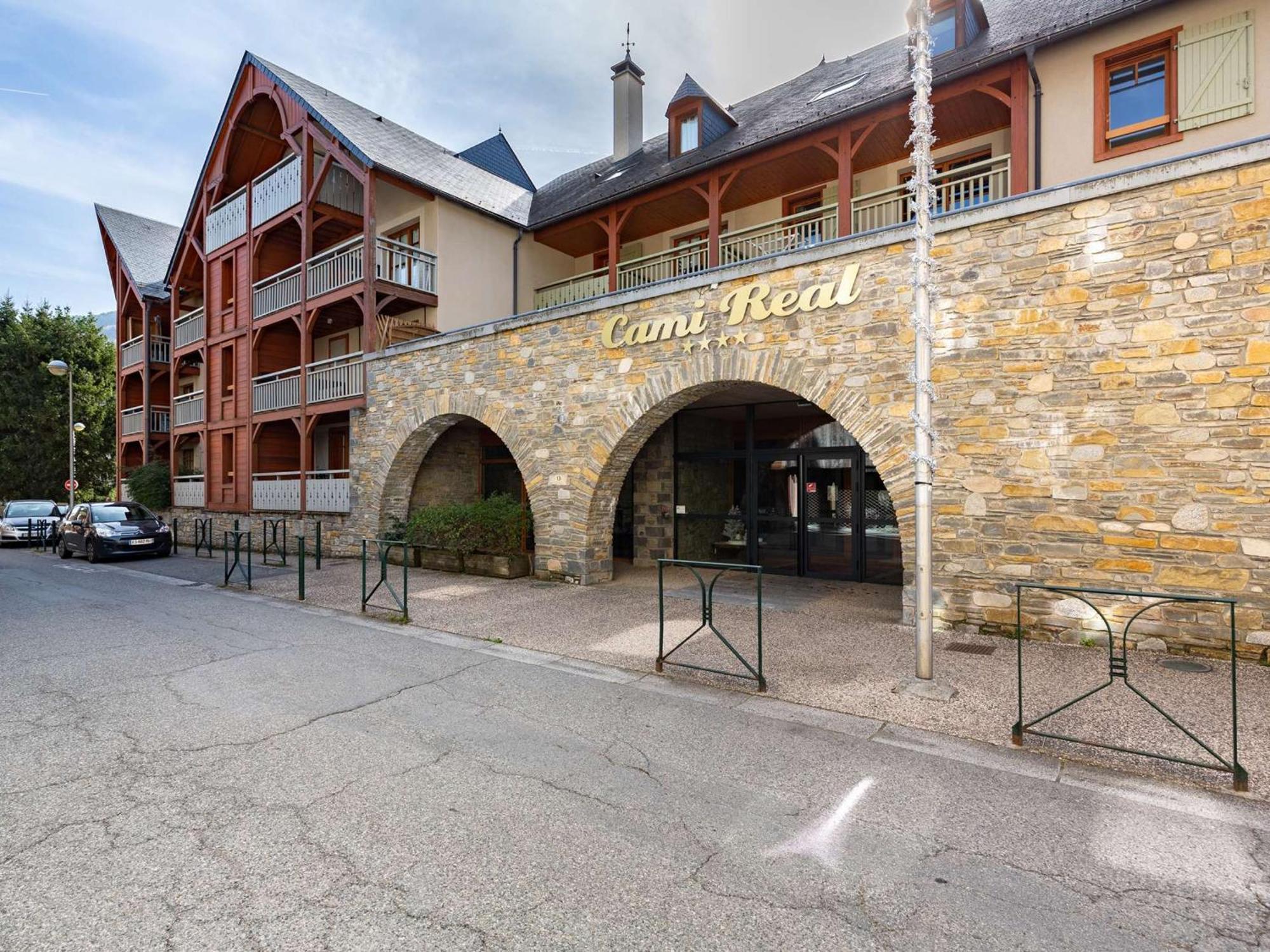 Appartement De 70 M² Au Centre-Ville Avec Piscine, Hammam, Sauna Et Balcon Bien Expose - Fr-1-296-392 圣拉里苏朗 外观 照片
